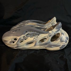 Adidas yeezy foam runner MXT moon gray size 12/13